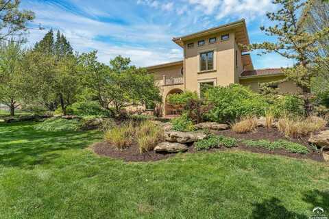 201 Fall Creek Road, Lawrence, KS 66049