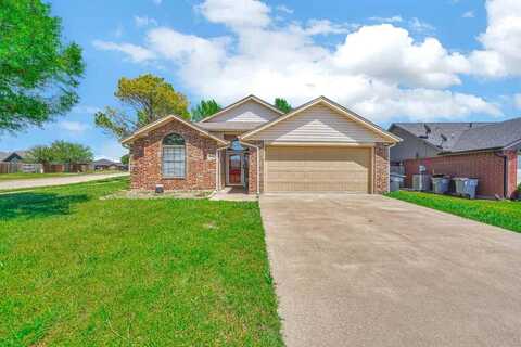 2402 SW 44th St, Lawton, OK 73505