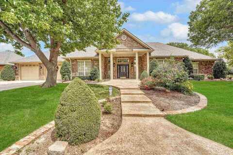 7205 NW Faircloud Dr, Lawton, OK 73505