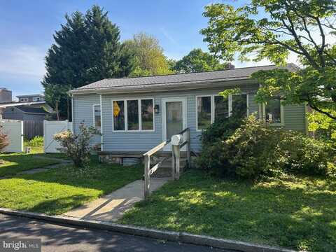 133 MAPLE AVE, BELMONT HILLS, PA 19004