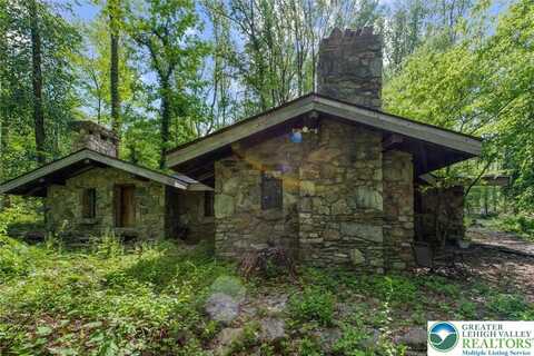 2244 Williams Church Road, Shamokin, PA 18055