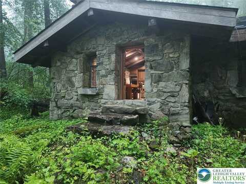 2244 Williams Church Road, Shamokin, PA 18055
