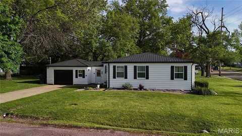 1701 North 17th St, Belleville, IL 62226