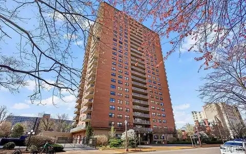 4466 W Pine Boulevard, Saint Louis, MO 63108
