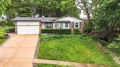 8 Woodington Court, Fenton, MO 63026