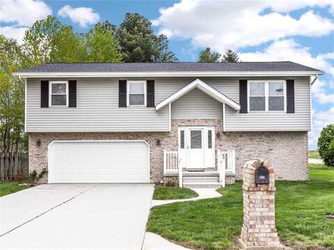 900 Carla Drive, Troy, IL 62294