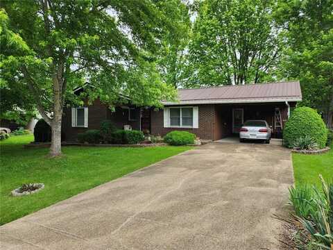 305 Comanche Dr., Piedmont, MO 63957