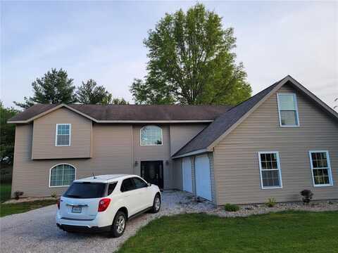 1002 E Mill Street, Staunton, IL 62088
