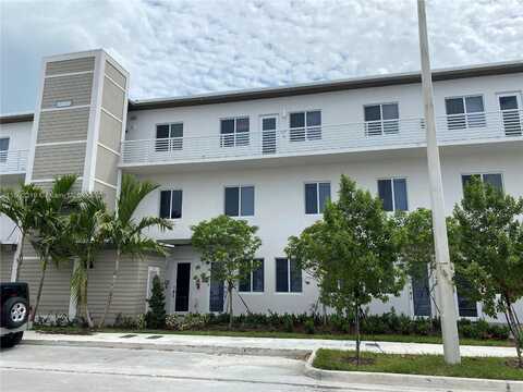 6455 NW 103rd Pl, Doral, FL 33178