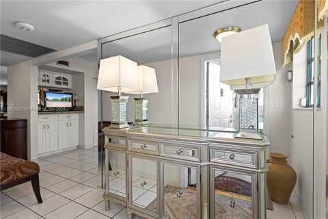 900 Colony Point Cir, Pembroke Pines, FL 33026