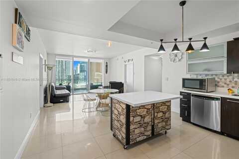 90 SW 3rd St, Miami, FL 33130