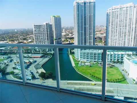 31 SE 5th St, Miami, FL 33131