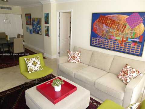 3101 N Country Club Dr, Aventura, FL 33180
