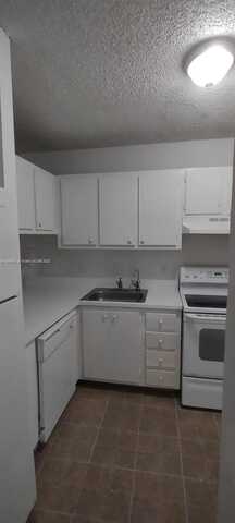 4007 N University Dr, Sunrise, FL 33351