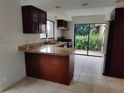 181 Wimbledon Lake Dr, Plantation, FL 33324