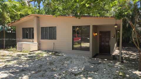 3164 Center St, Miami, FL 33133