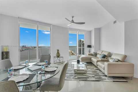 300 S Biscayne Blvd, Miami, FL 33131