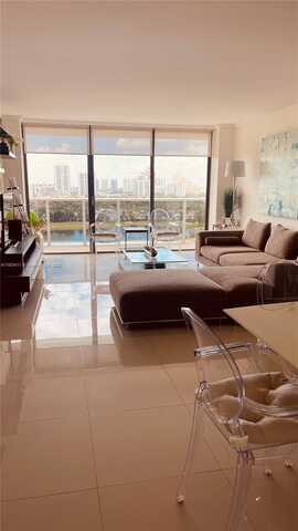 3675 N Country Club Dr, Aventura, FL 33180
