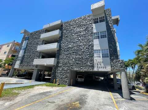 1035 W 77th St, Hialeah, FL 33014
