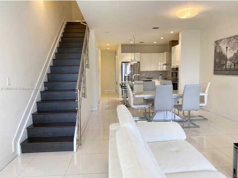 10220 NW 63rd Ter, Doral, FL 33178