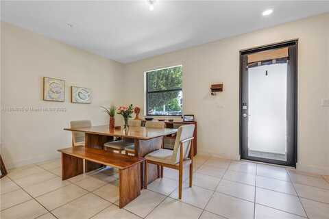 10419 NW 82nd St, Doral, FL 33178