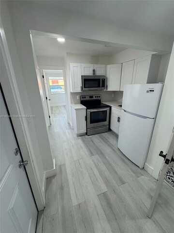 720 NW 56th St, Miami, FL 33127