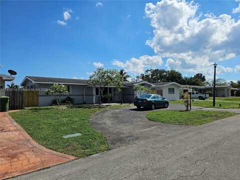 8240 NW 15th St, Pembroke Pines, FL 33024