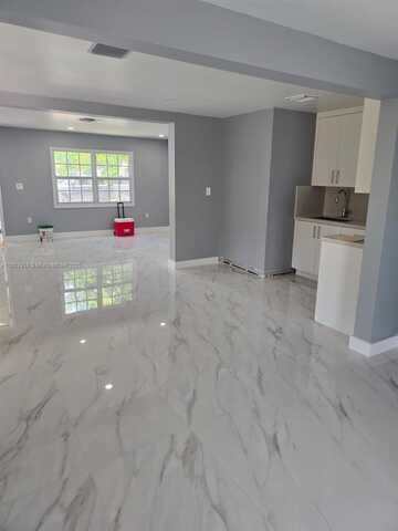 744 NW 137th St, Miami, FL 33168