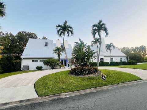 9 Quail Run Ln, Sewalls Point, FL 34996