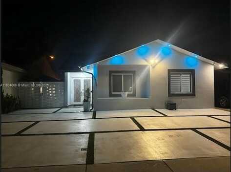 6950 NW 168th St, Hialeah, FL 33015