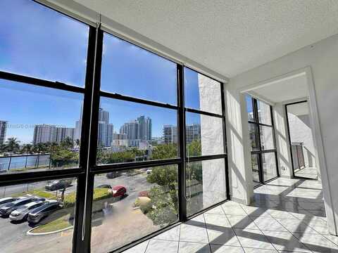 1000 Parkview Dr, Hallandale Beach, FL 33009