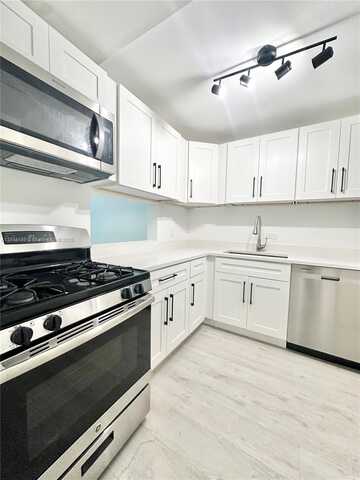 6890 N Kendall Dr, Pinecrest, FL 33156