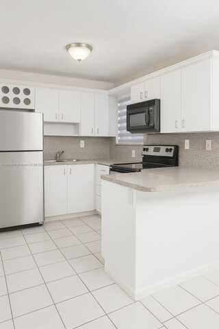 8170 NW 10th St, Miami, FL 33126