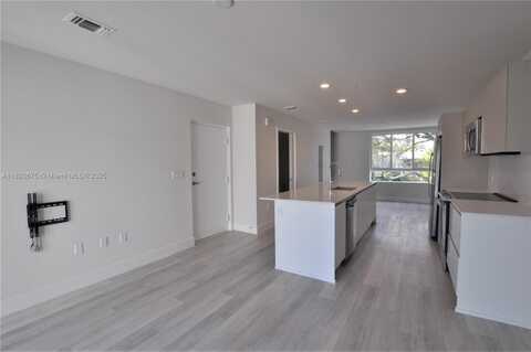 2505 NE 193rd St, Miami, FL 33180