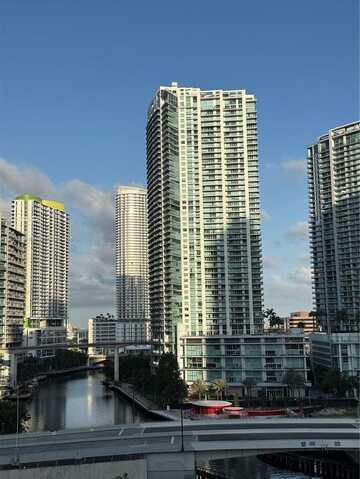 92 SW 3rd St, Miami, FL 33130