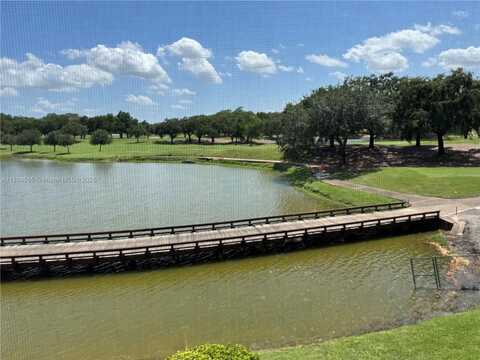 3001 W Rolling Hills Cir, Davie, FL 33328