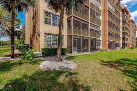 3001 W Rolling Hills Cir, Davie, FL 33328
