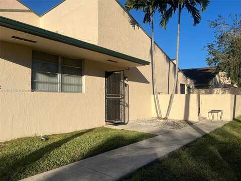 9195 Fontainebleau Blvd, Miami, FL 33172