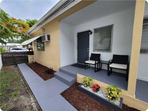 1723 Wiley St, Hollywood, FL 33020