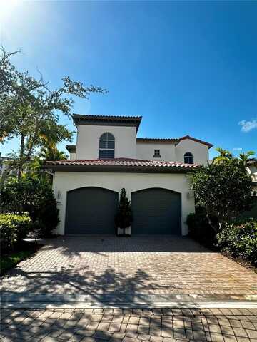822 E Spinnaker Dr E, Hollywood, FL 33019