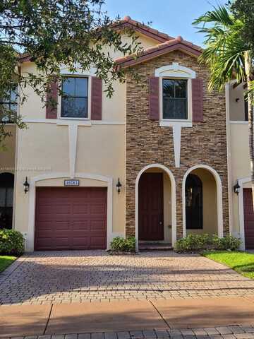 10283 NW 30th Ter, Doral, FL 33172