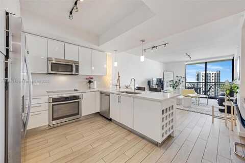 999 SW 1st Ave, Miami, FL 33130