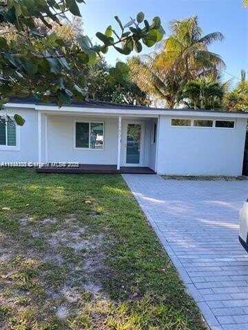 6880 SW 77th Ter, South Miami, FL 33143