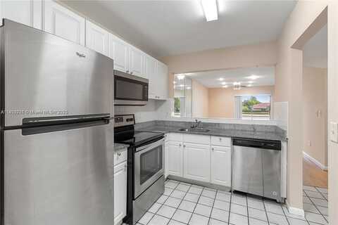 862 NE 209th St, Miami, FL 33179