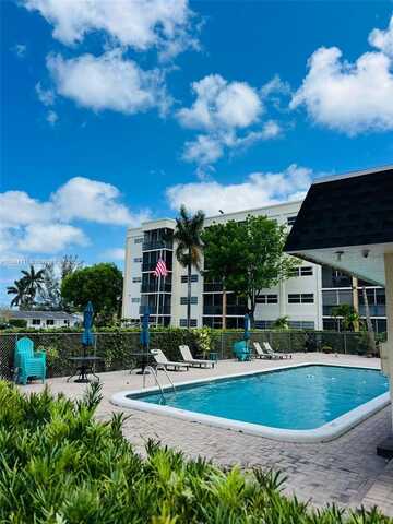 220 SW 9th Ave, Hallandale Beach, FL 33009