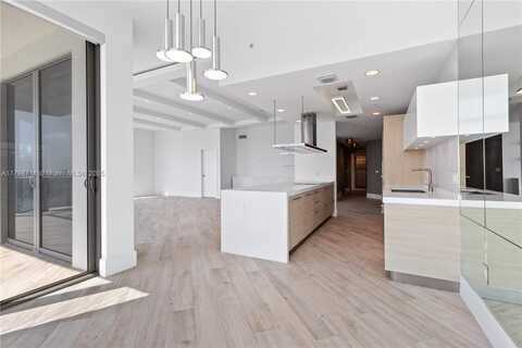 17301 Biscayne Blvd, North Miami Beach, FL 33160