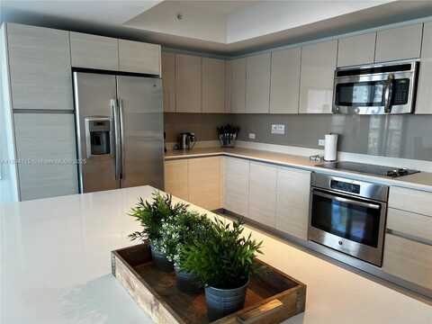 2600 E Hallandale Beach Blvd, Hallandale Beach, FL 33009