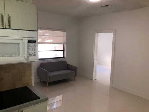 27xx Collins Ave, Miami Beach, FL 33140