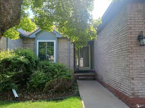17795 Bobwhite, Brownstown, MI 48192