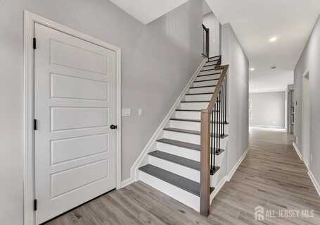 13 Markham Road, Edison, NJ 08817